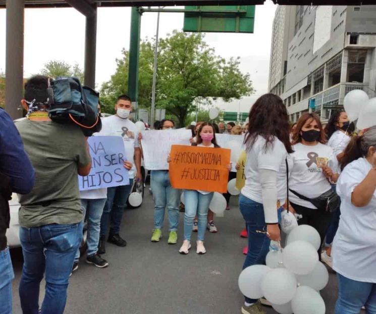 Exigen con caravana justicia para niñas fallecidas en choque