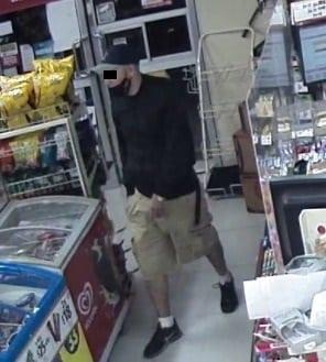 Detienen a asaltante por sus tenis