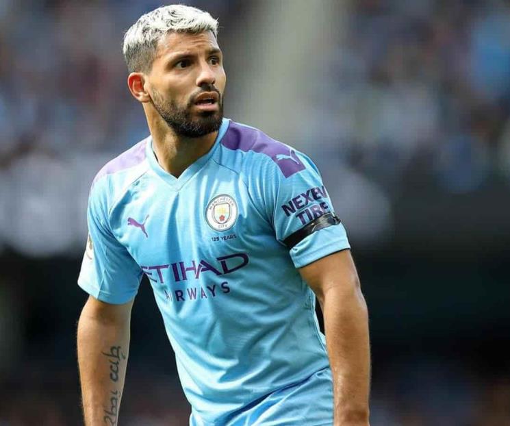 Agüero se bajaría el sueldo para jugar con Messi