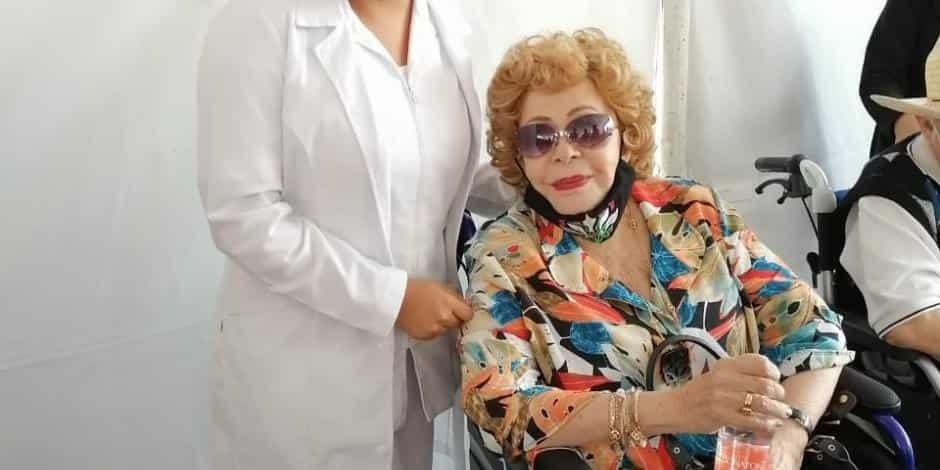 Silvia Pinal recibe la segunda dosis