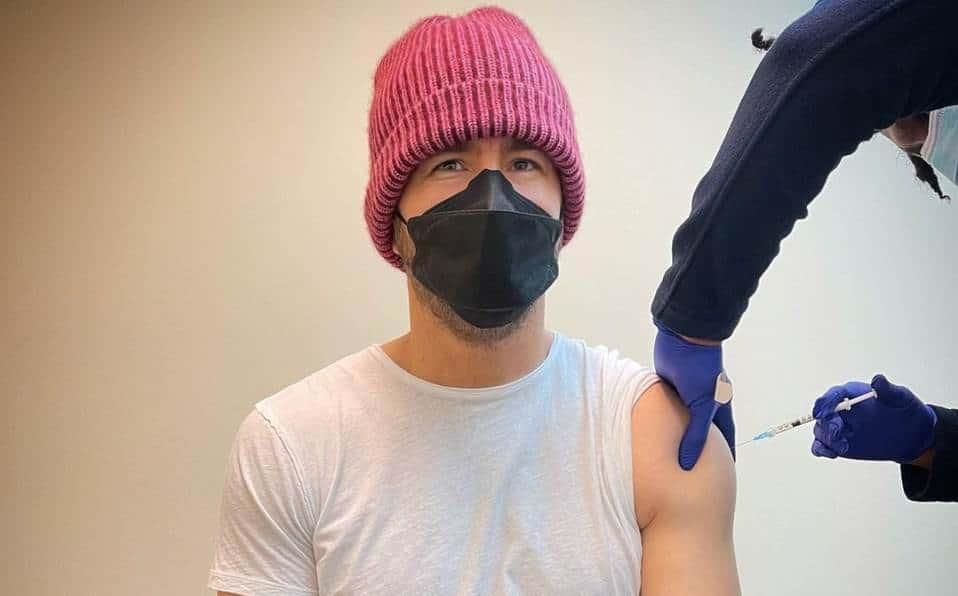 Ryan Reynolds se vacuna contra Covid-19 y recibe 5G