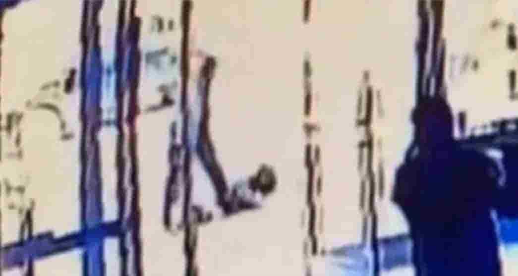 Hombre que atacó a asiática en NY mató a su madre en 2002