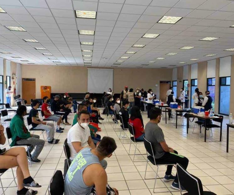 Comienza segunda dosis de vacunación a atletas mexicanos