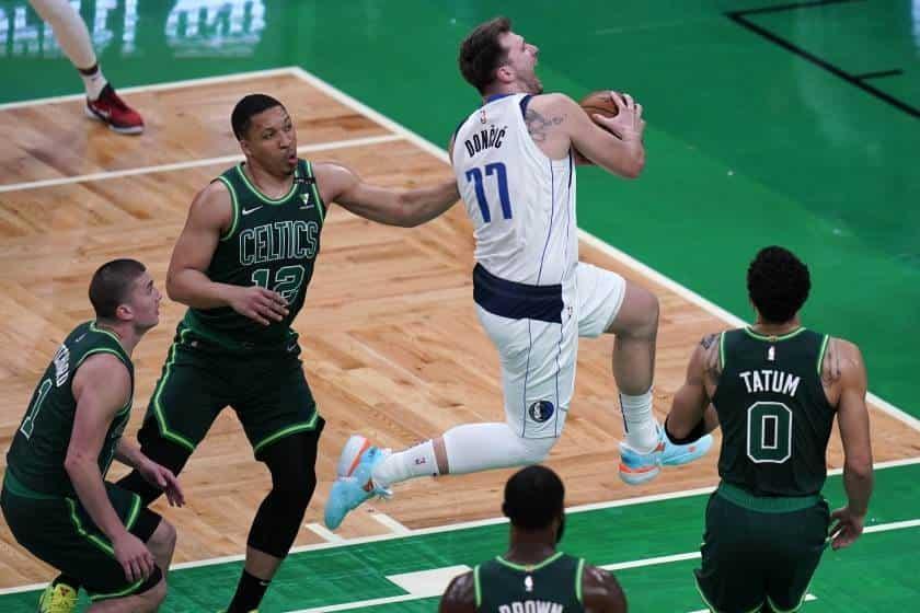 Jazz se impone a los Grizzlies 111-107
