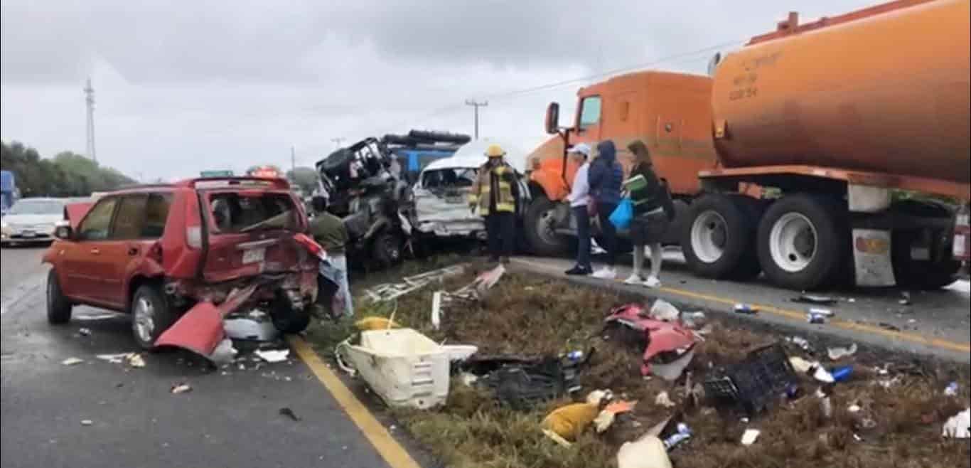 El choque tipo carambola, se registró en un tramo de la Carretera Nacional
