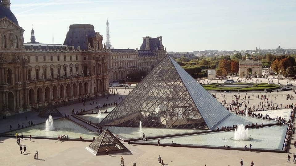Louvre sube casi medio millón de obras de arte a la web
