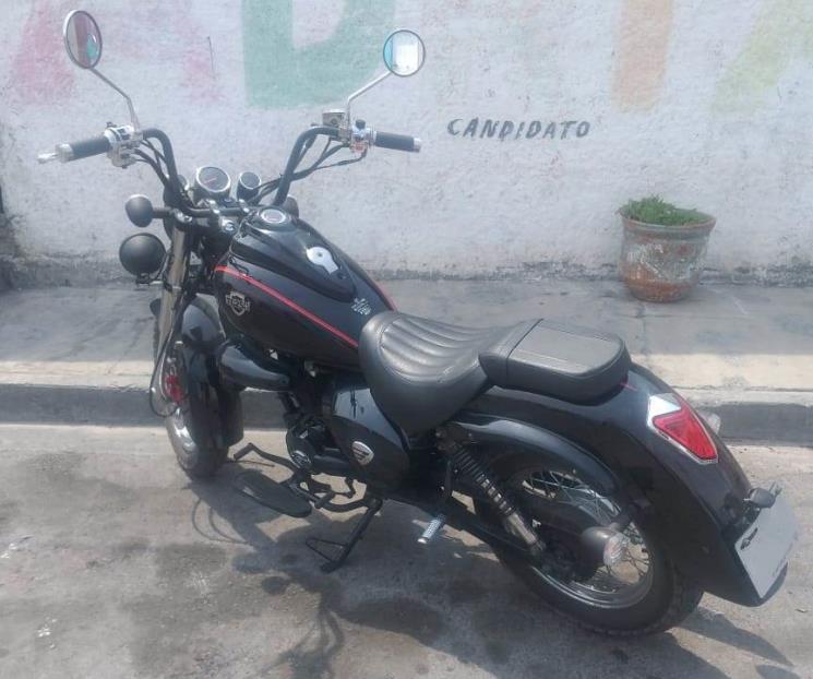 Detienen a menor con motocicleta con reporte de robo
