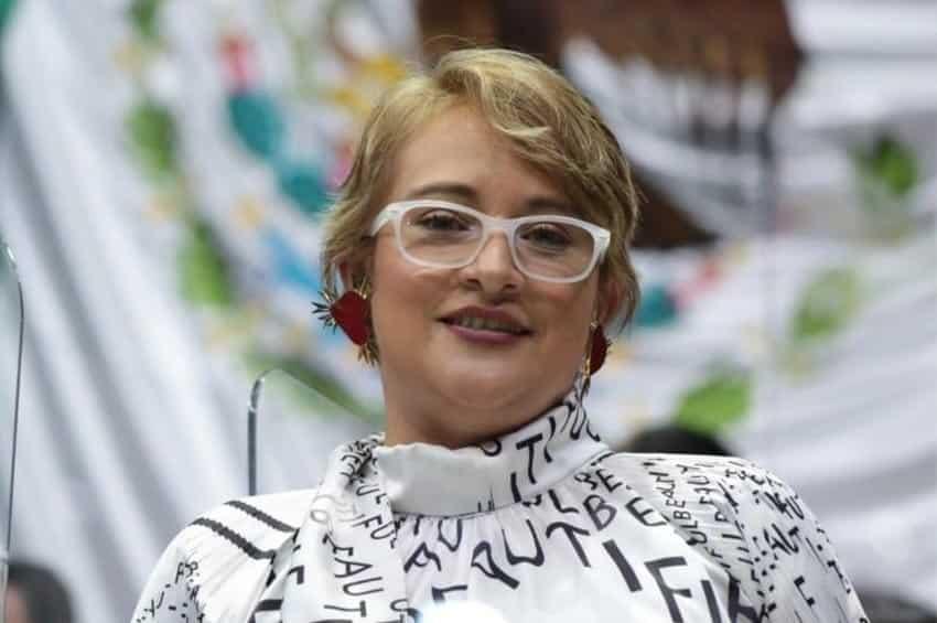 Considerar personal de ambulancias privadas en primera etapa