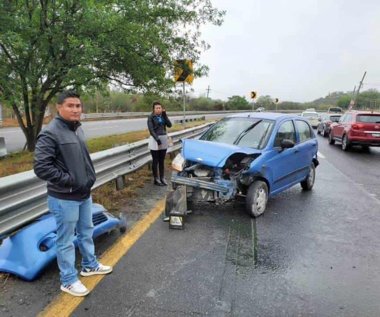 Choca pareja en la Carretera Nacional