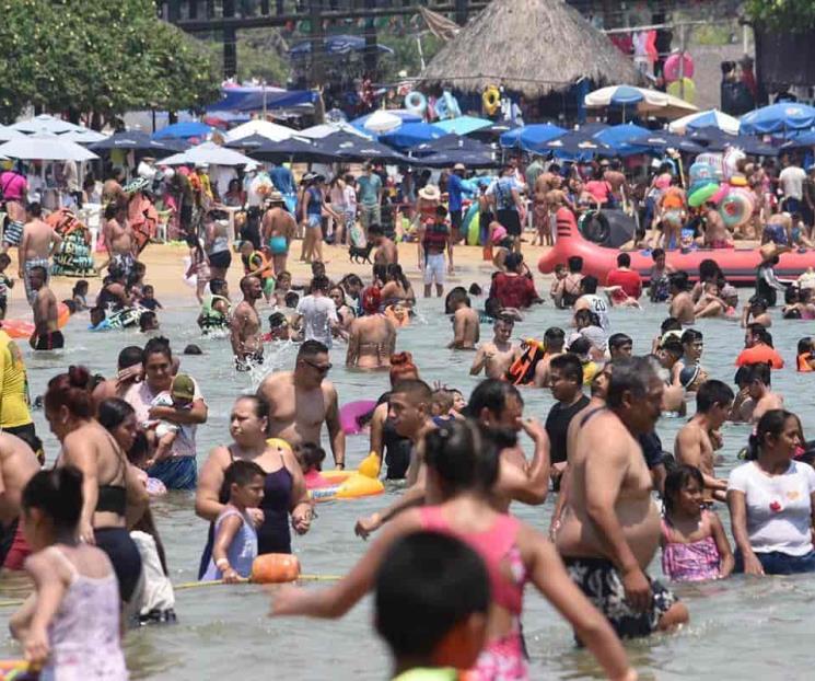 Llegan miles a Acapulco a sacudirse el estrés Llegan miles a Acapulco a sacudirse el estrés