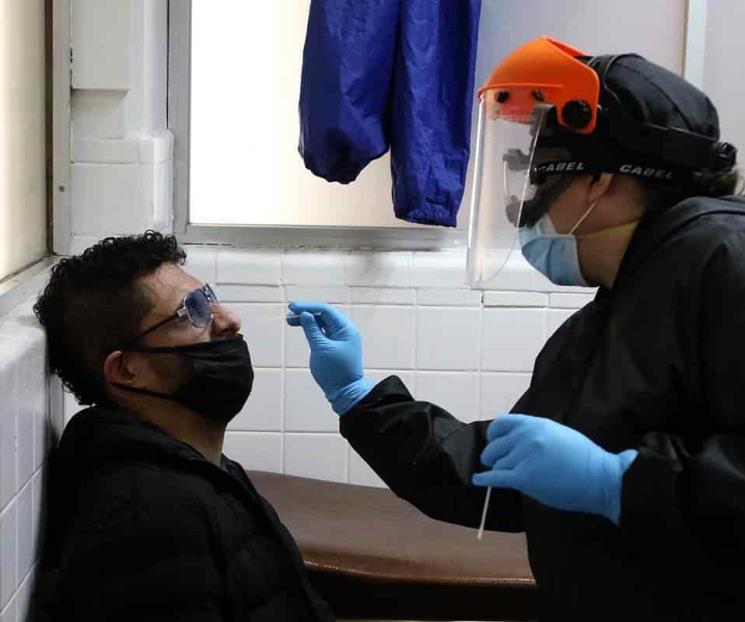 Laboratorios estiman que hasta 20% pruebas Covid son falsas