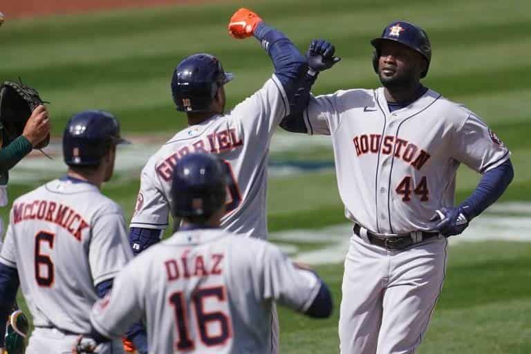 Astros arrancan en las alturas