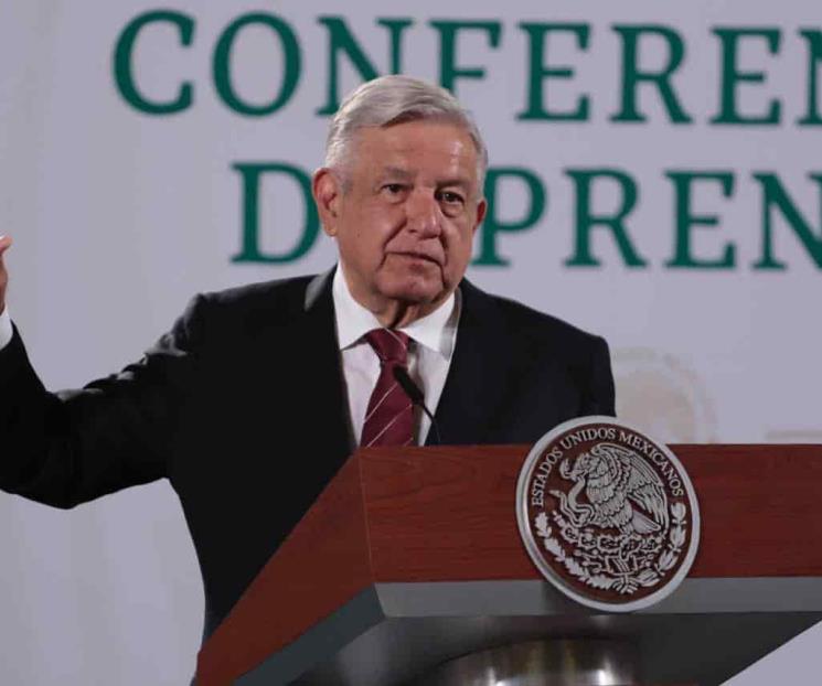 Pide AMLO investigar si error en vacuna fue montaje