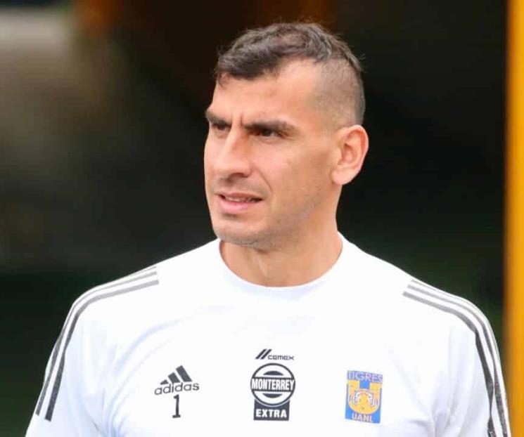 Nahuel bate a otros arqueros en récord de Liga MX