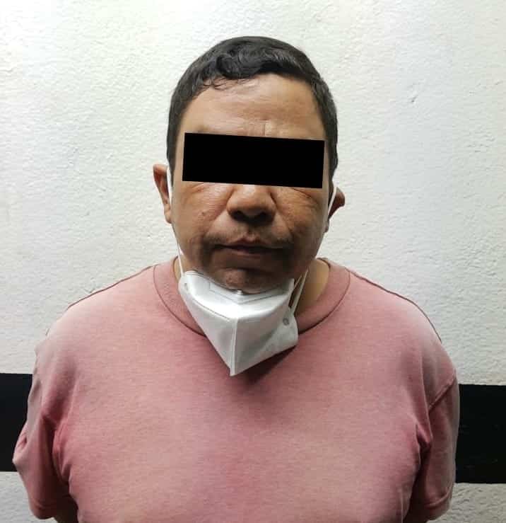 Ofreció dinero a los uniformados a cambio de que lo dejaran tranquilo, pero al ser revisado le encontraron la pistola en la cintura
