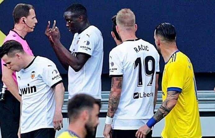 Pide el Valencia que actúen en RFEF tras caso racista