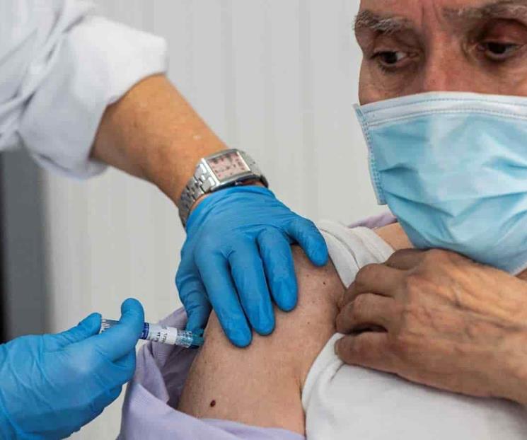 Se han vacunado 217 mil 232 adultos mayores