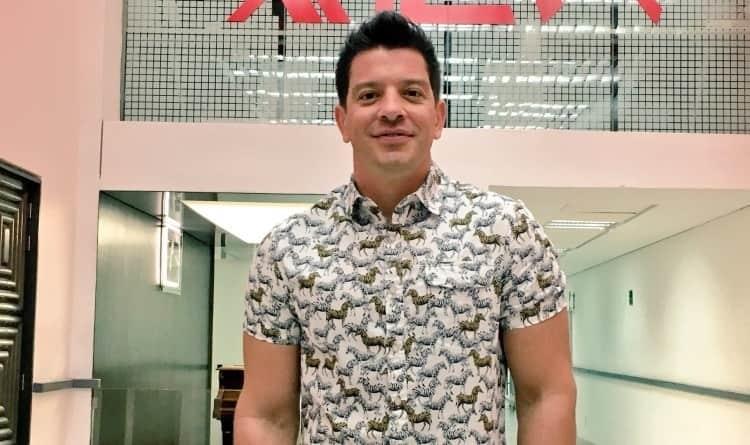 Yahir celebra 20 años sin parar de trabajar