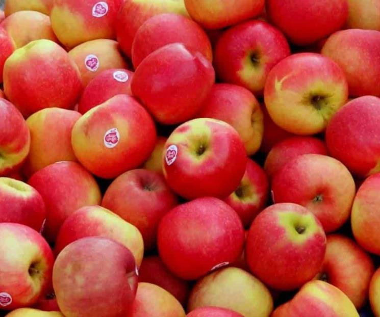 ¿Debes o no quitarle la etiqueta a las frutas?