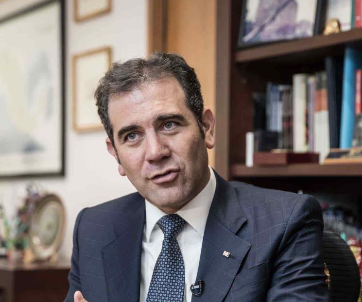 Dan al INE 48 horas para analizar candidatura de Salgado