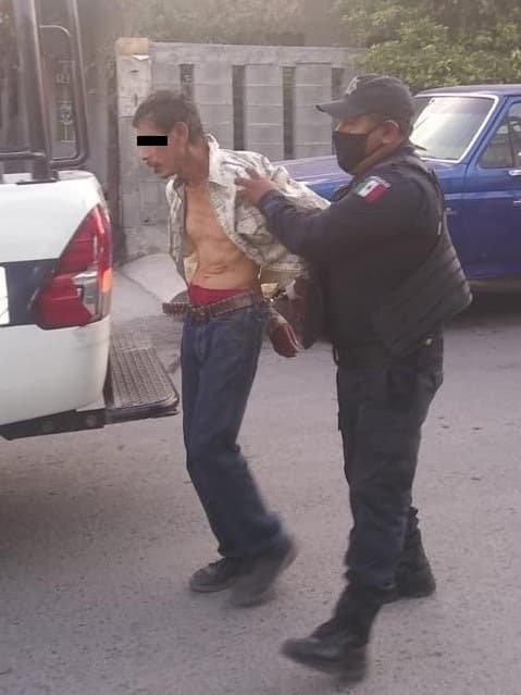 Lo detinen después de lesionar a navajazos a una pareja en el interior de un domicilio