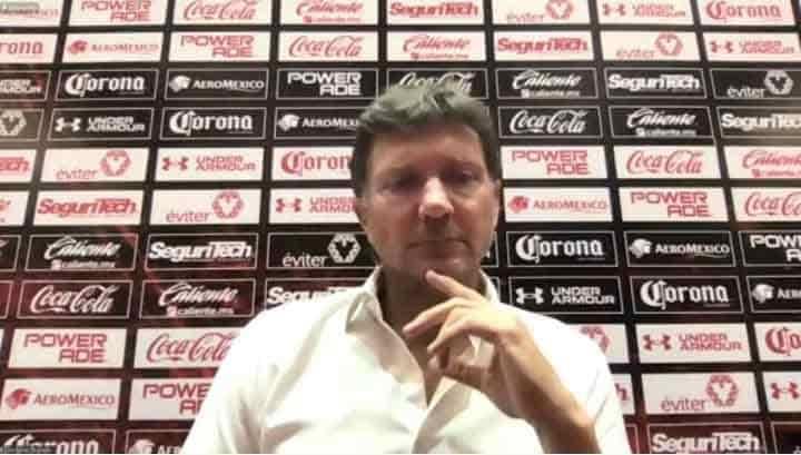 Enojado Christante tras accionar de sus Diablos Enojado Christante tras accionar de sus Diablos