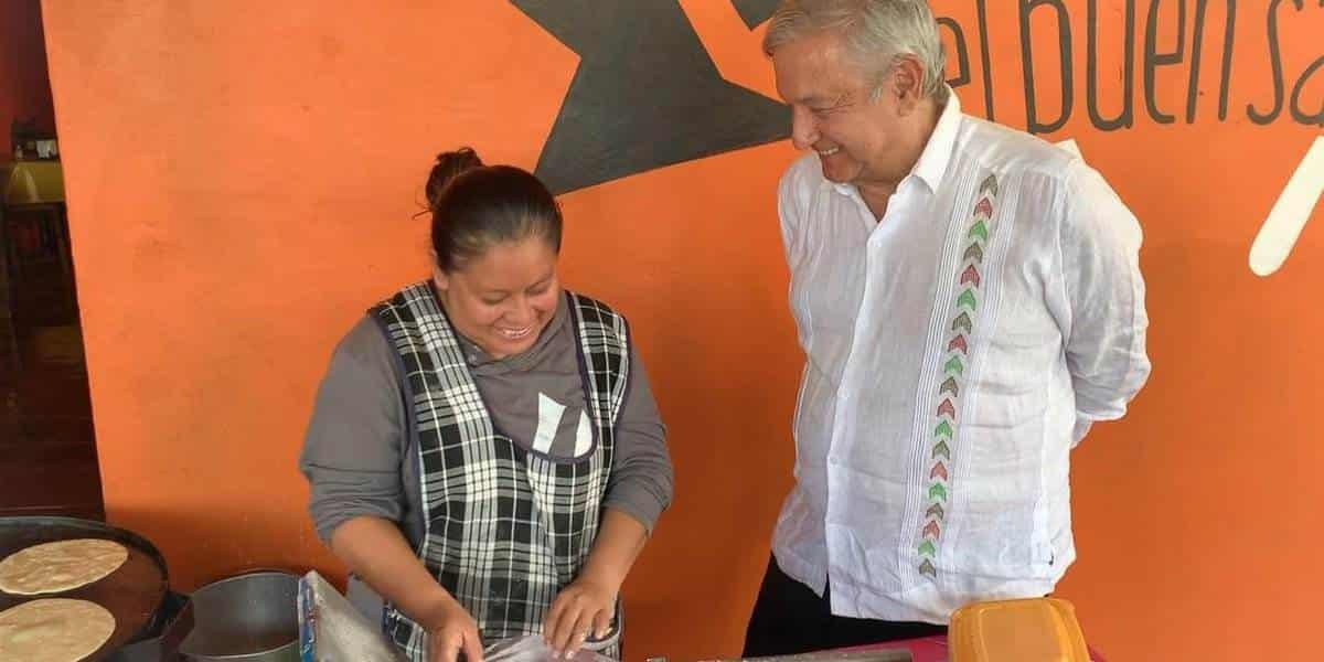 En veda, presume AMLO programas