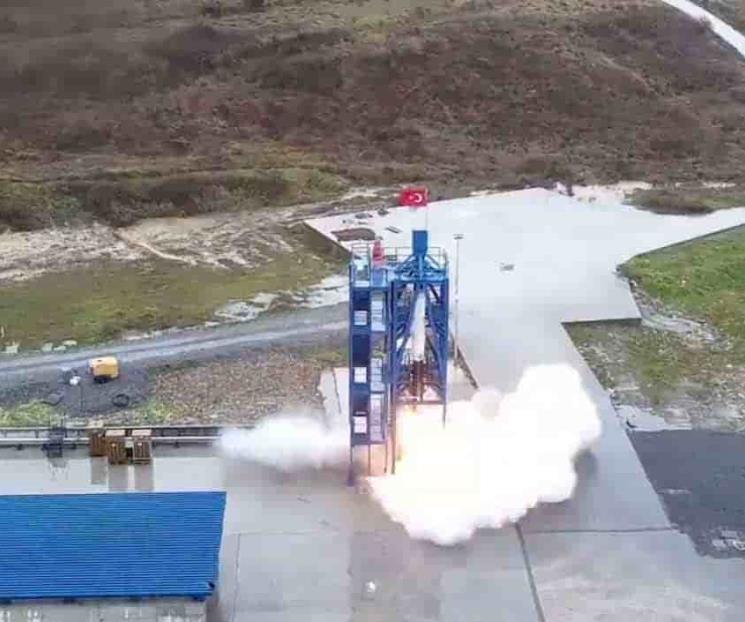 Turquía prueba con éxito cohete para futura misión a la Luna