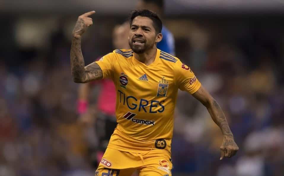 Destaca Tigres 200 juegos de Aquino; afición los crítica