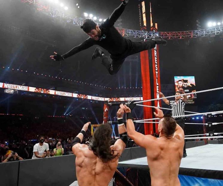 Bad Bunny vence en WrestleMania a dos leyendas