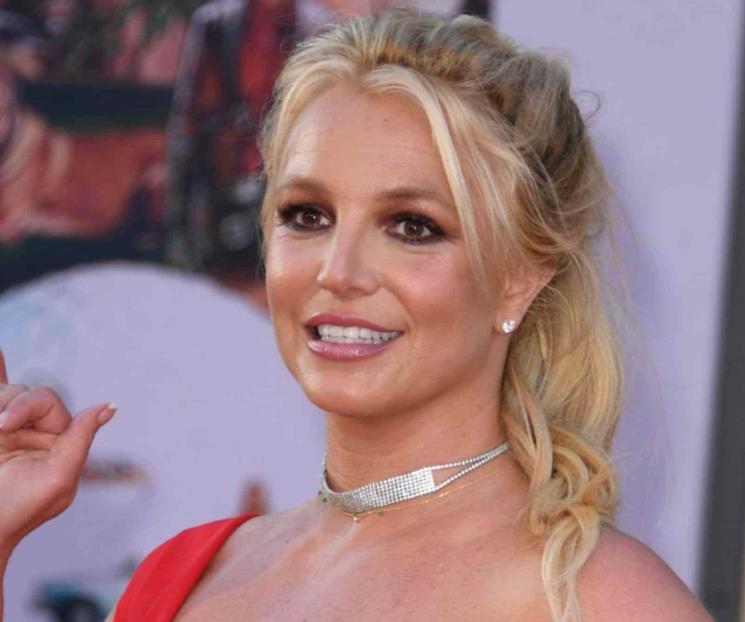 Nuevo anuncio de Britney Spears causa aún más confusión