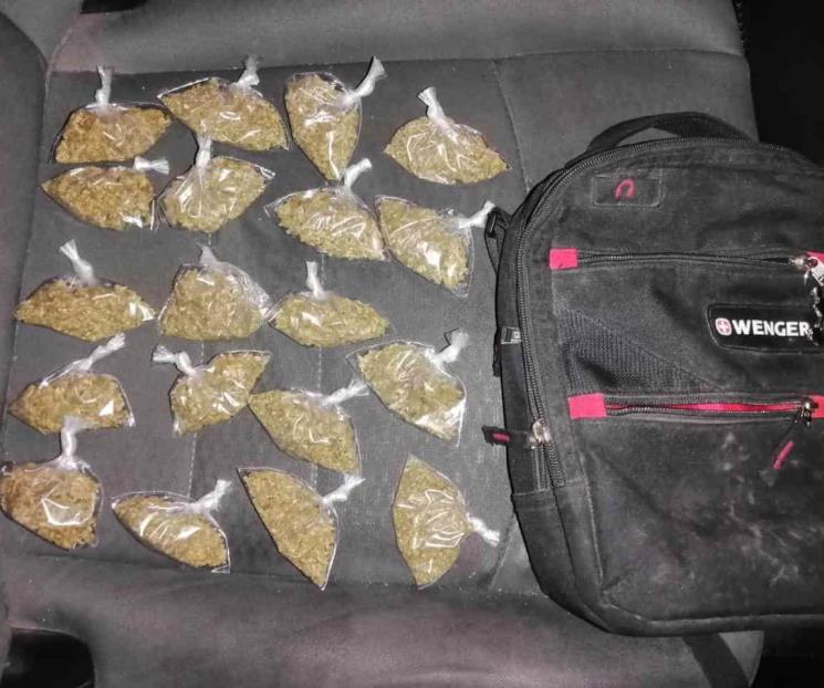 Detienen a dos con droga