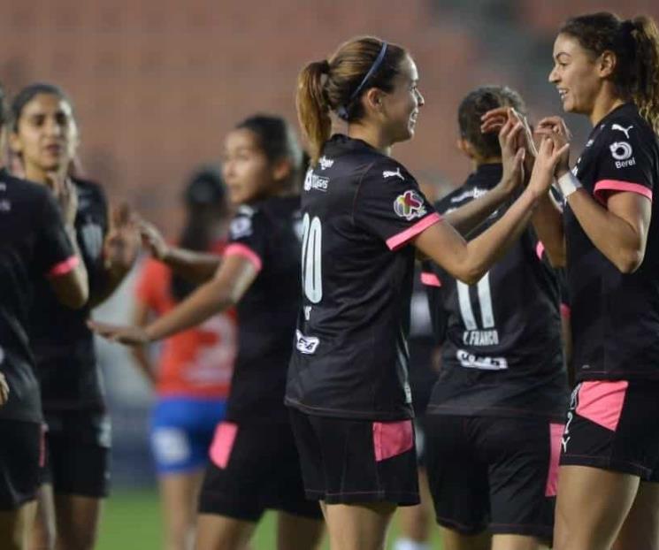 Hacen mutis en Rayados tras indisciplina en Rayadas