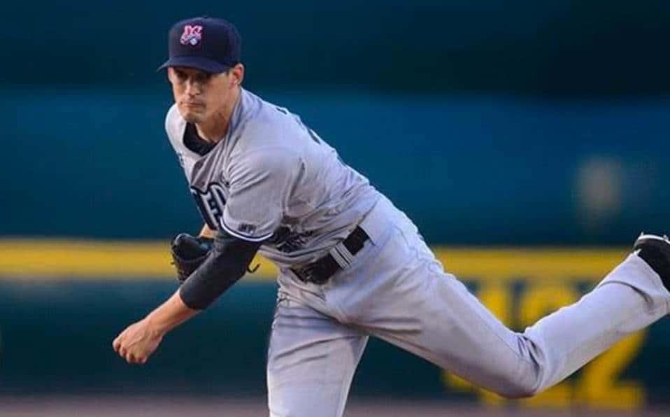 Deja Anthony Vázquez a Sultanes