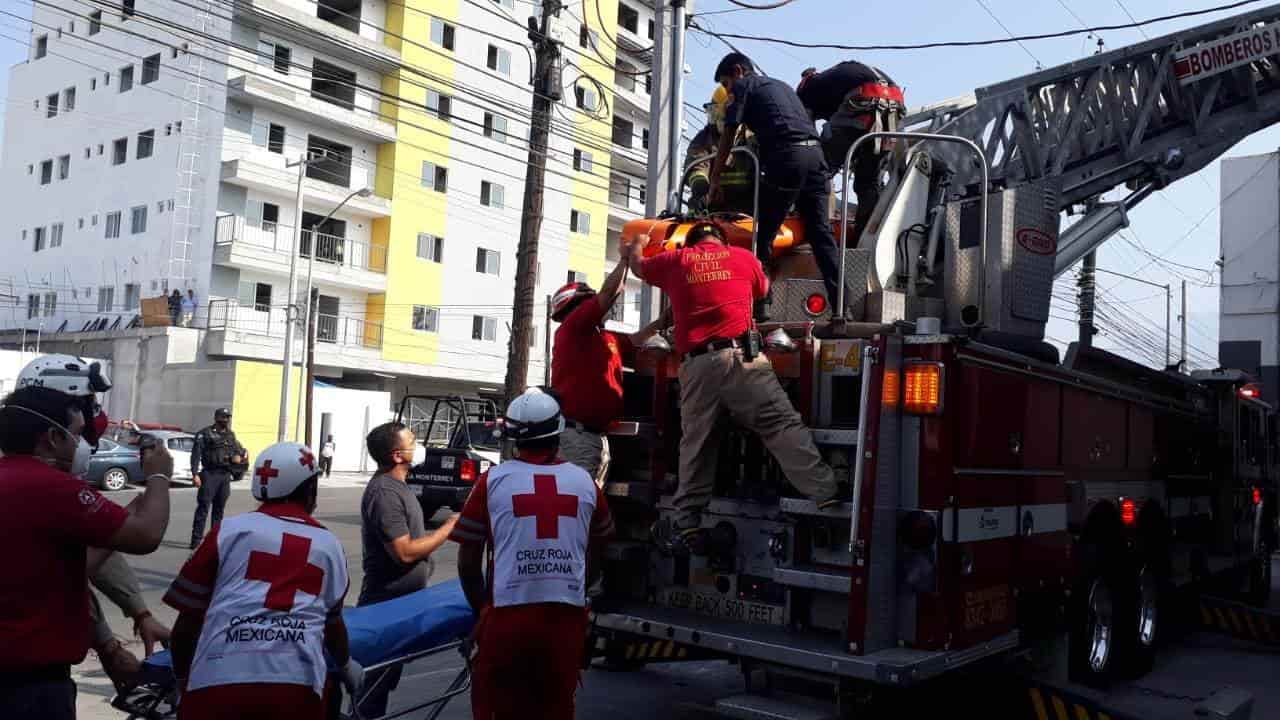 Sufrió una descarga eléctrica cuando se encontraba trabajando en la segunda planta de un domicilio