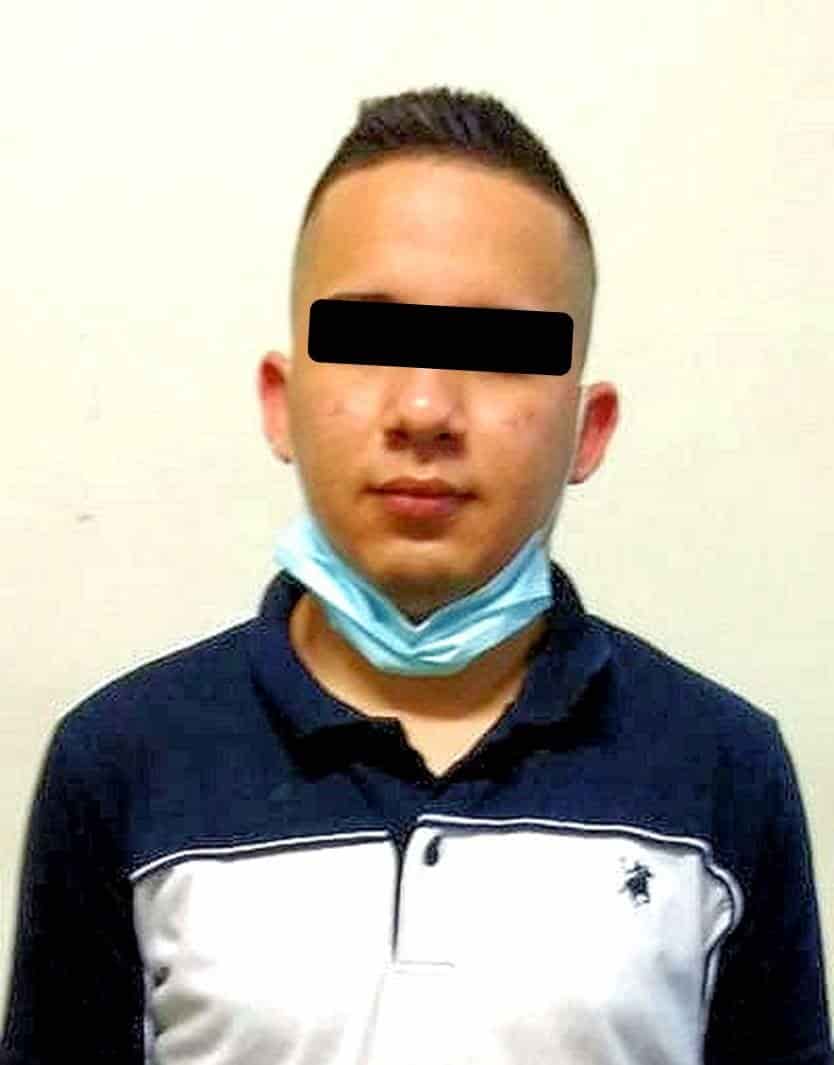Llevaba 14 dosis de cristal escondidas en un envoltorio para galletas
