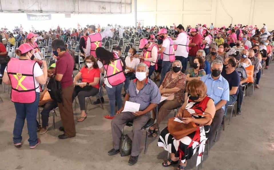 Se ha vacunado un 60% de los adultos mayores de NL