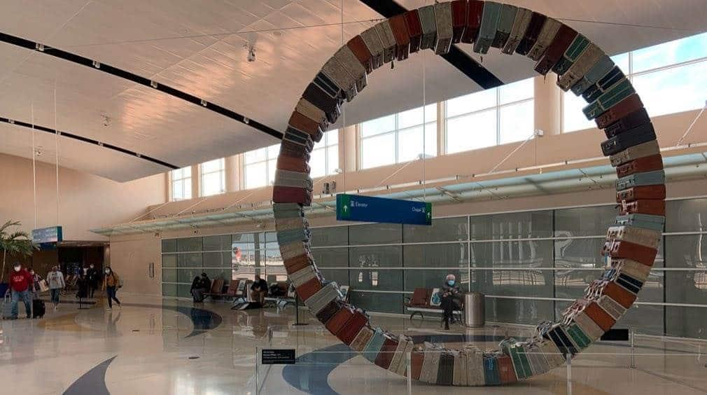 Cierran aeropuerto de San Antonio por tiroteo