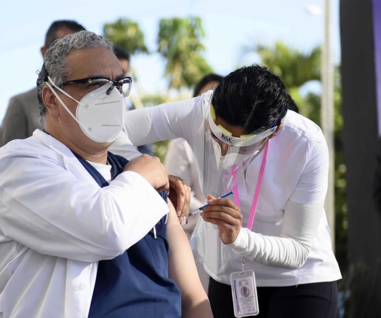 ANHP  podría vacunar a sus médicos