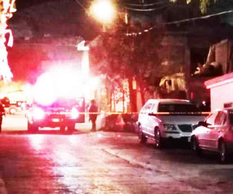 Balean a 3 desde moto en marcha