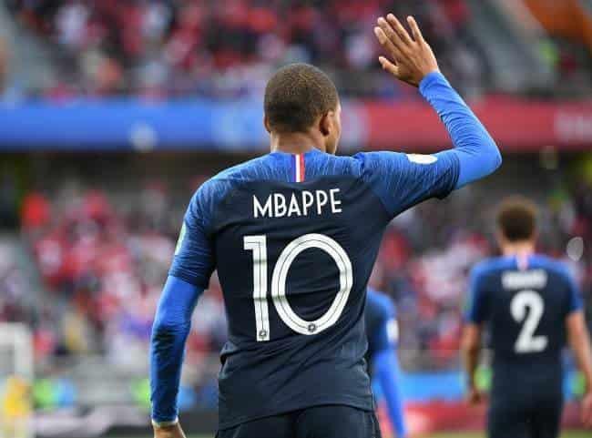 Liverpool pondría sus fichas en Mbappé
