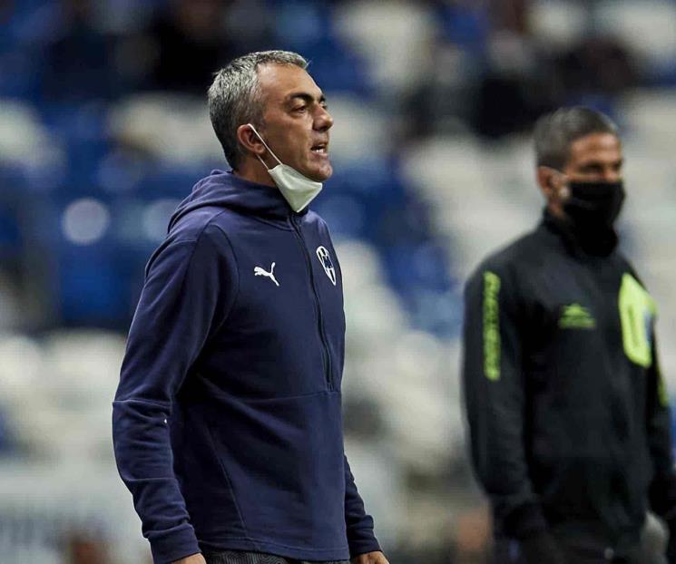 Expulsión  les costó