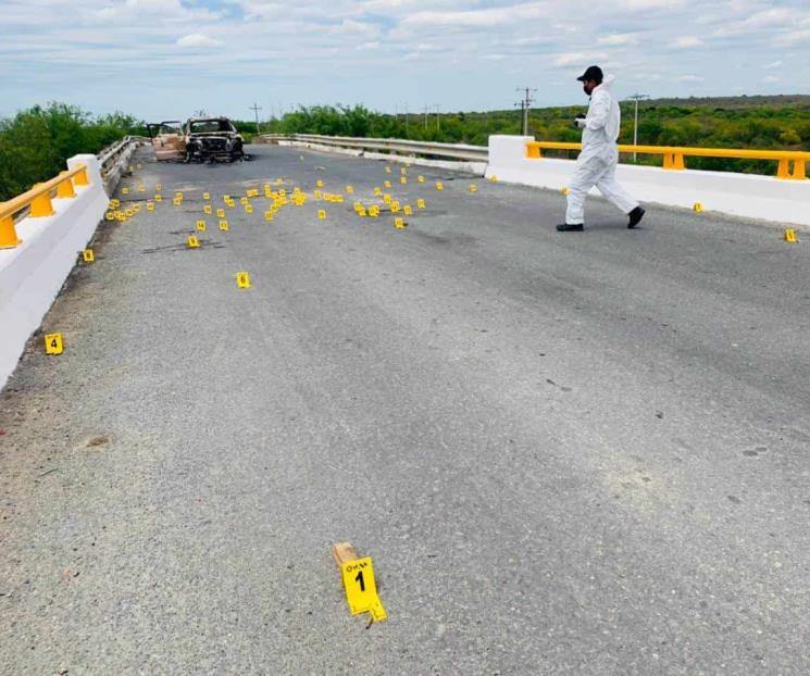 Hallan cadáver calcinado en camioneta