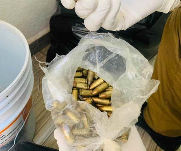 Abandonan maleta llena de balas Abandonan maleta llena de balas