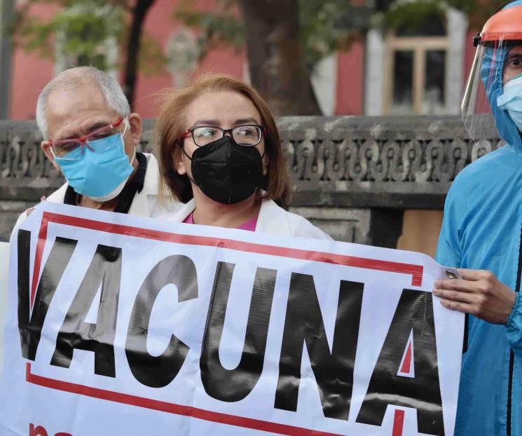 Exigen médicos vacunas con bloqueos