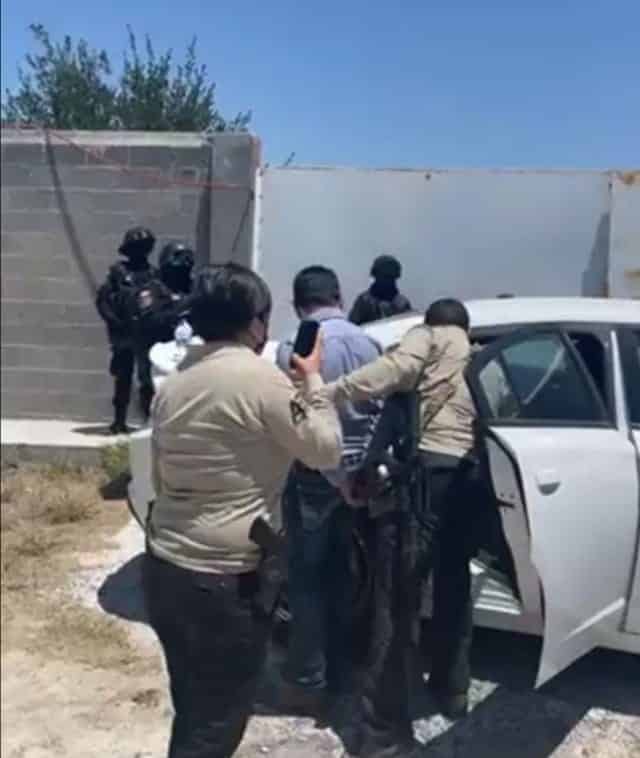 Detienen al alcalde Pedro Casas y su esposa Margarita Quiroga