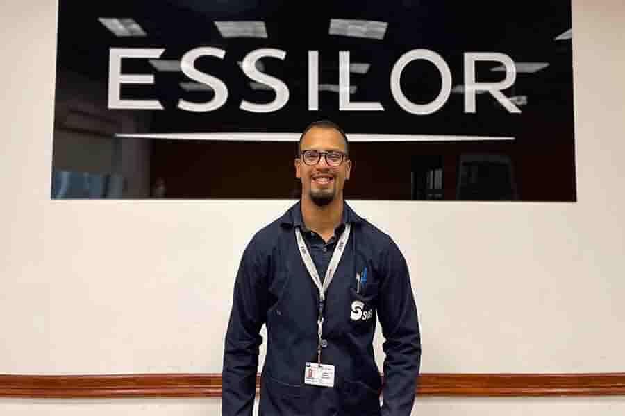 Automatiza y mejora fabricación de lentes de empresa líder