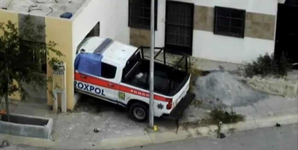 Una mujer y su pequeña hija, murieron después que una patrulla Proxpol de Escobedo, se impactara en la pared de su recamara