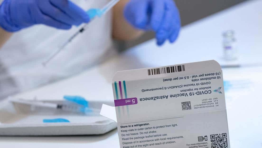 Aumenta vacuna AstraZeneca beneficios con la edad: estudio