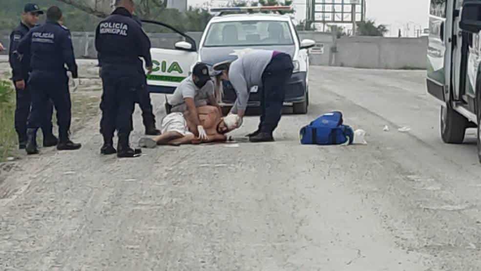 Obreros golpean a asaltante en Cadereyta